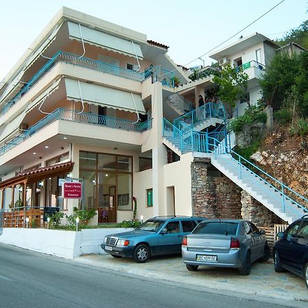 Let Rooms Lukova Bagian luar foto