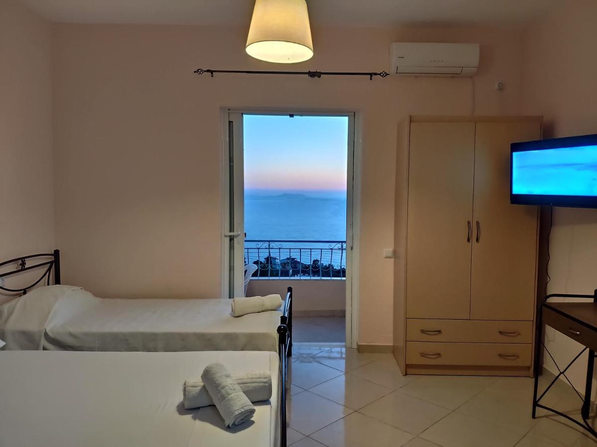 Let Rooms Lukova Bagian luar foto