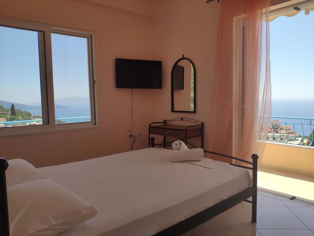 Let Rooms Lukova Bagian luar foto