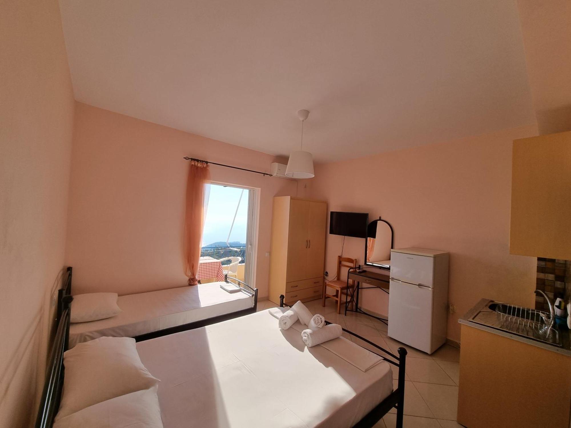 Let Rooms Lukova Bagian luar foto