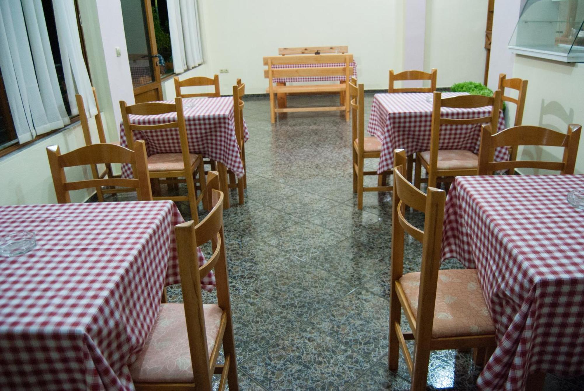 Let Rooms Lukova Bagian luar foto