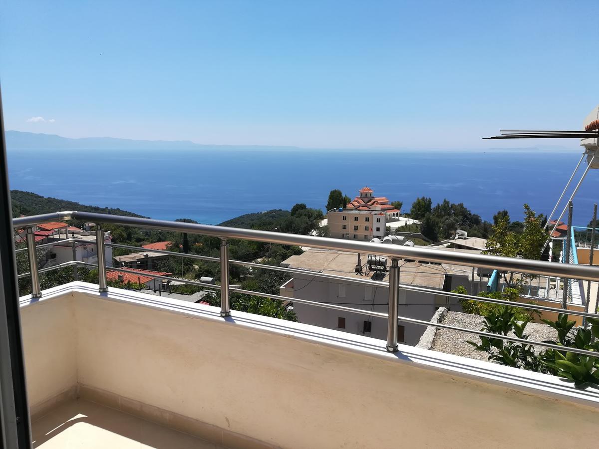 Let Rooms Lukova Bagian luar foto