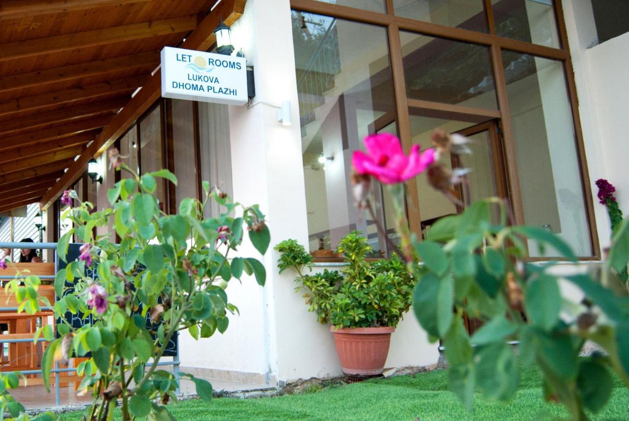 Let Rooms Lukova Bagian luar foto
