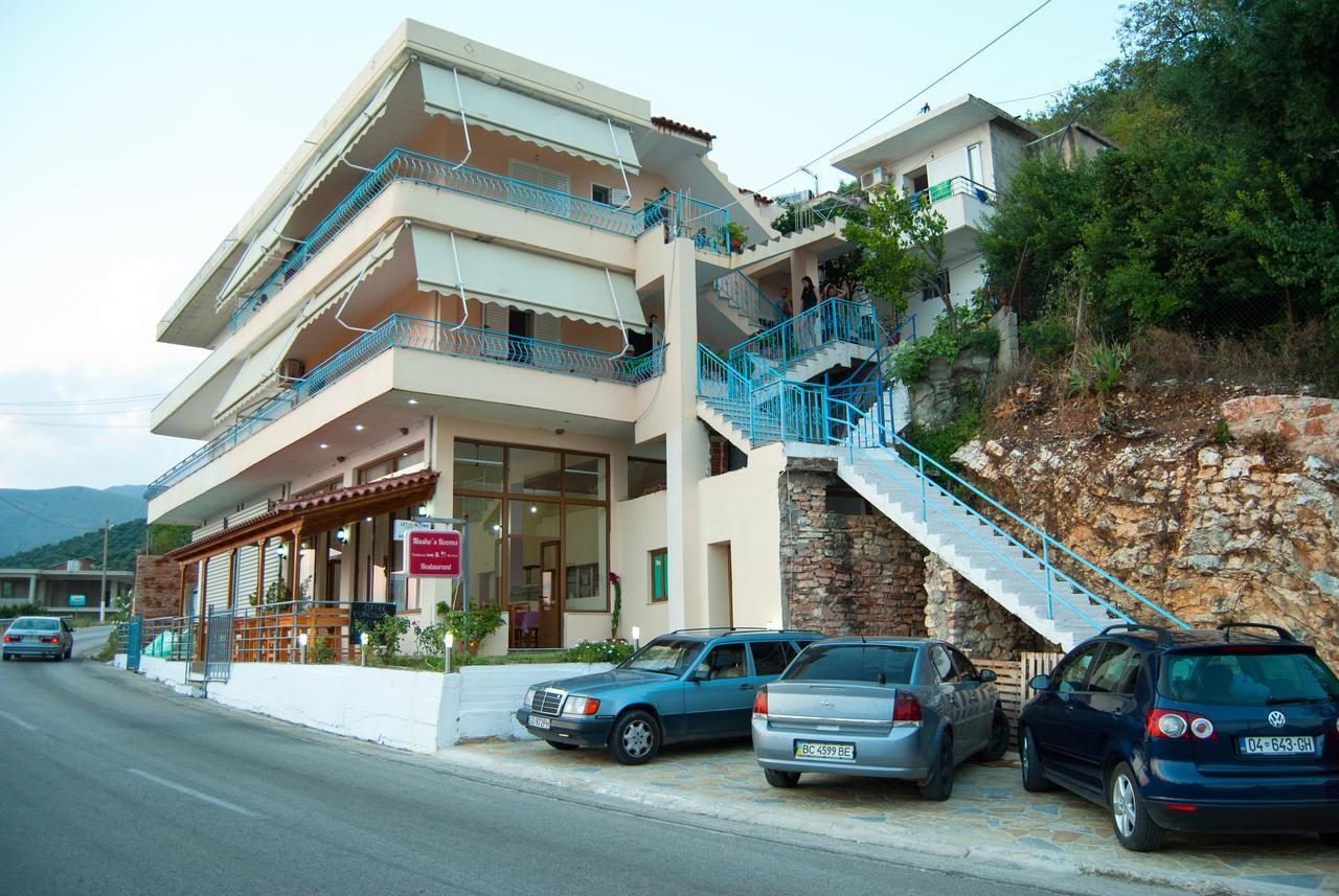 Let Rooms Lukova Bagian luar foto