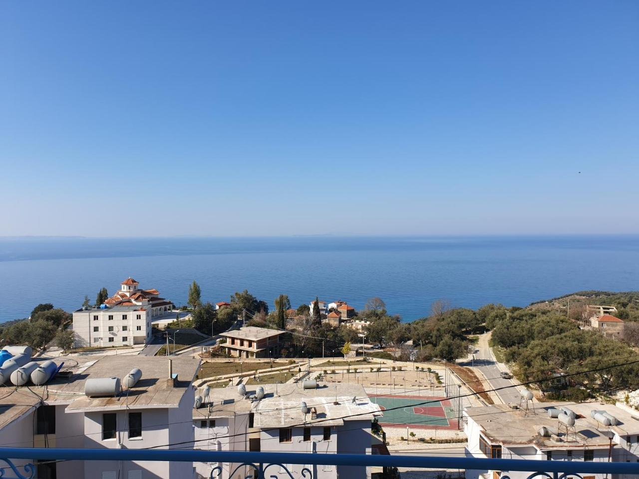 Let Rooms Lukova Bagian luar foto