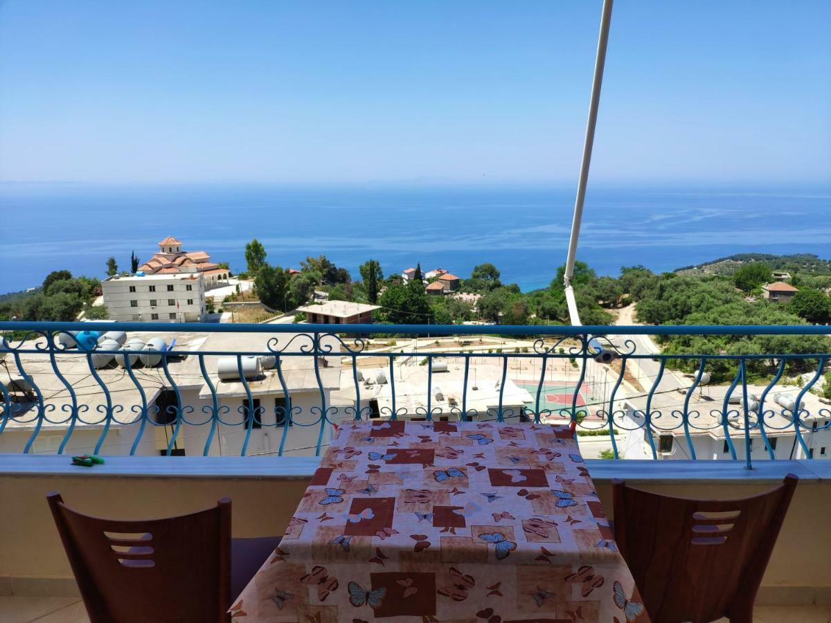 Let Rooms Lukova Bagian luar foto