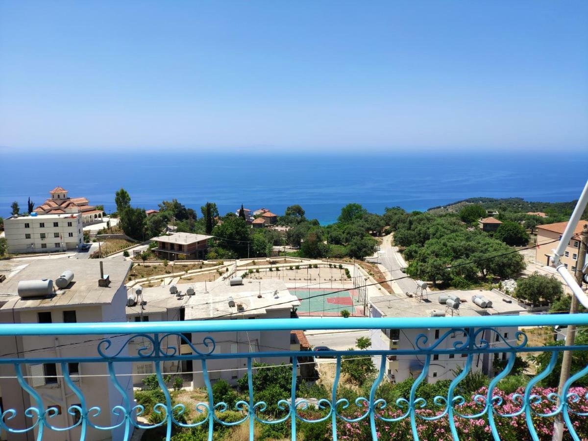Let Rooms Lukova Bagian luar foto
